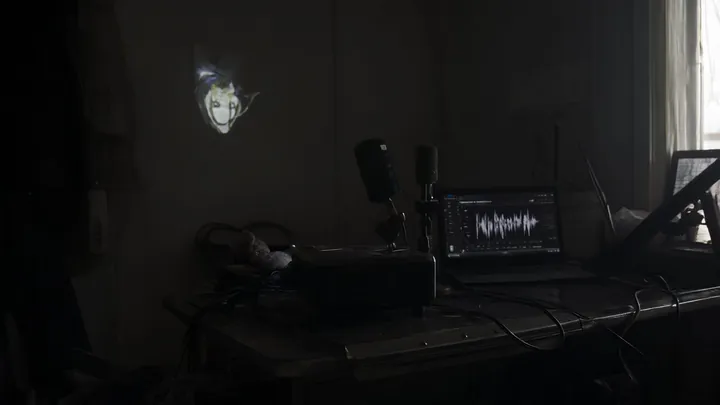MonsterHouse: интерактивная проекция на моделях NVIDIA Nemotron